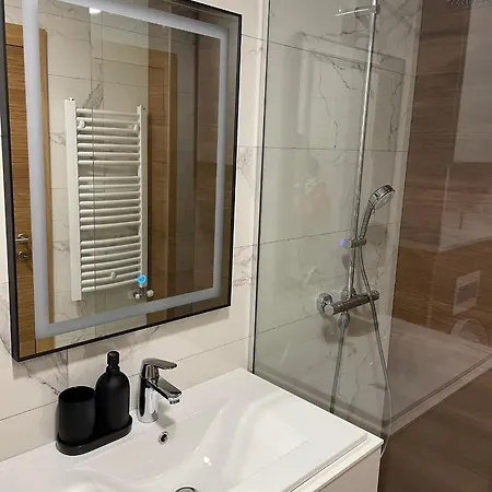 102 I 103 Apartment *